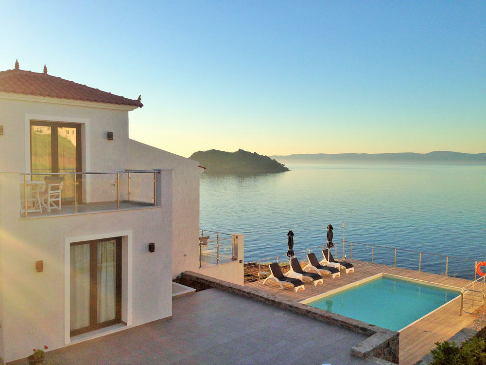 Eleia Seafront Rooms & Villas Petra  Ngoại thất bức ảnh